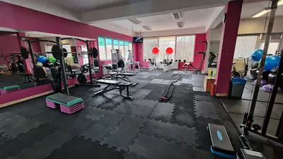 FEMFIT3D STREFA KSZTAŁTOWANIA KOBIECEJ SYLWETKI silownia dla kobiet, treningi pod okiem TRENEREK